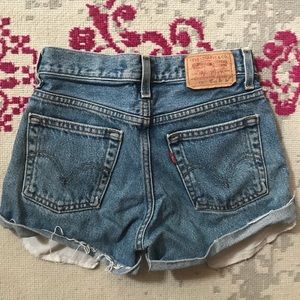Levi’s 00 size (10 kids and tag says 25W) shorts